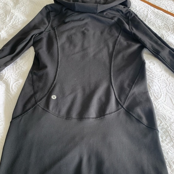 Lululemon jacket with hood - Picture 3 of 5